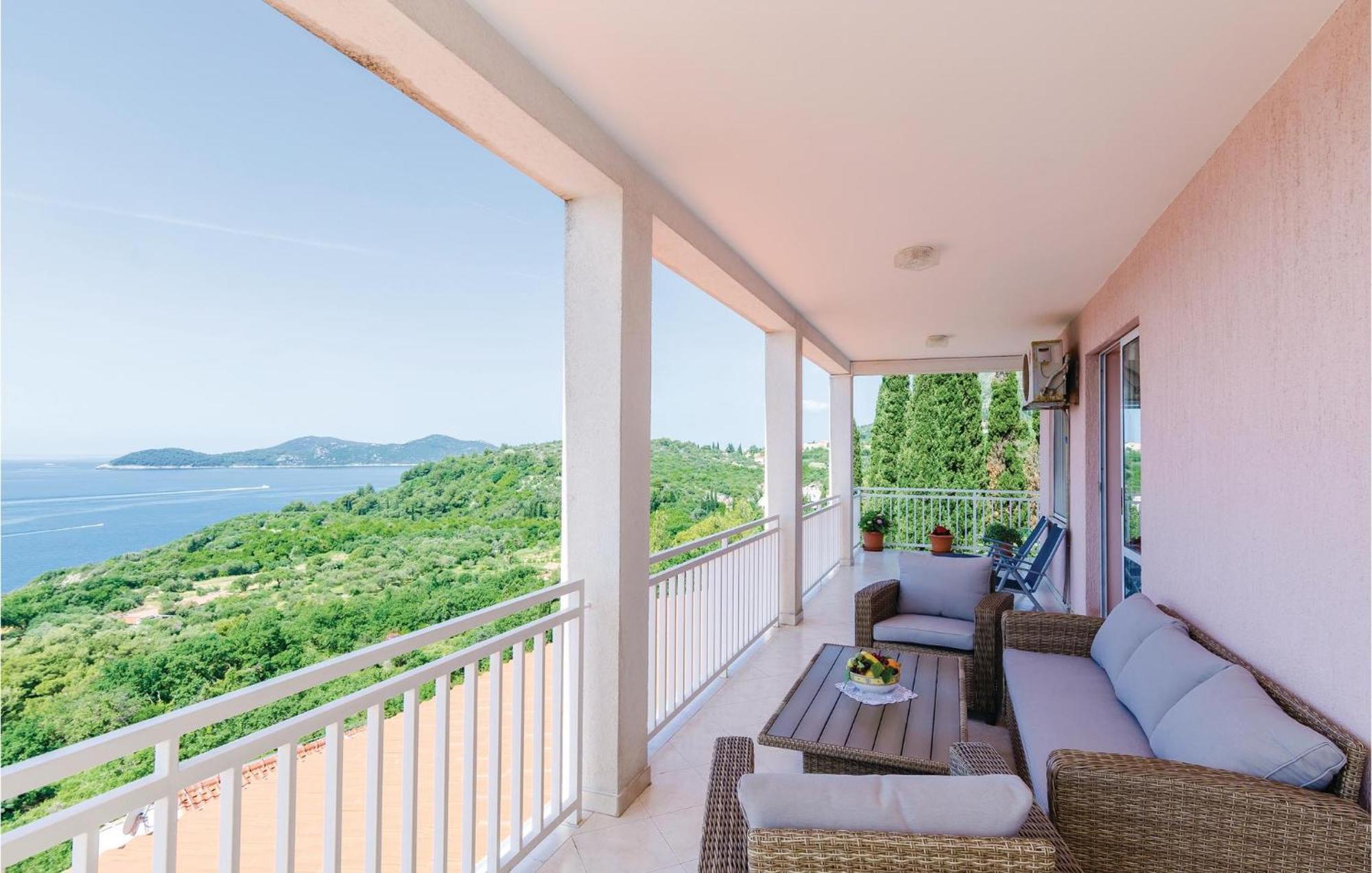 3 Bedroom Beautiful Apartment In Orasac Exterior foto