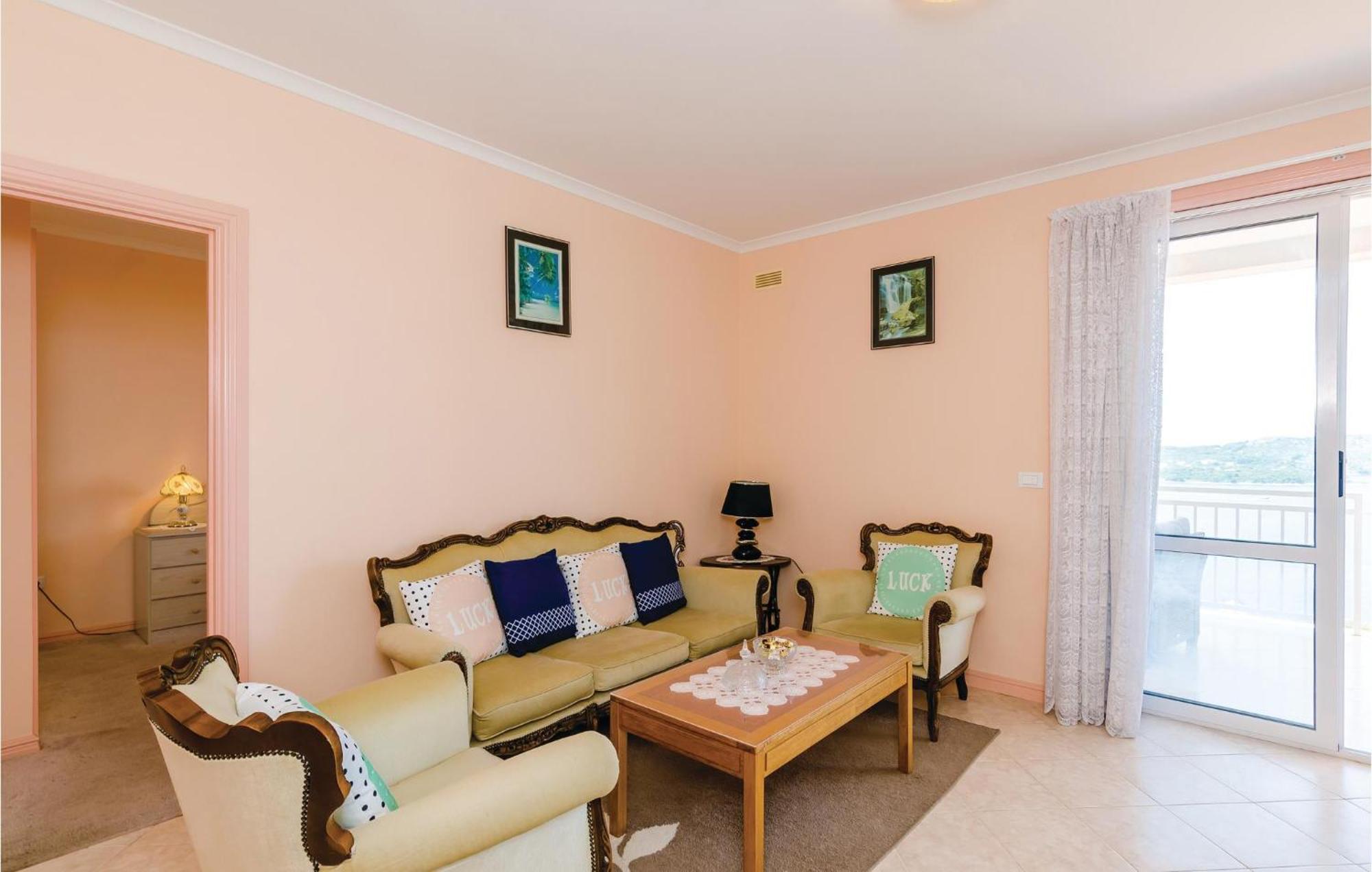 3 Bedroom Beautiful Apartment In Orasac Exterior foto