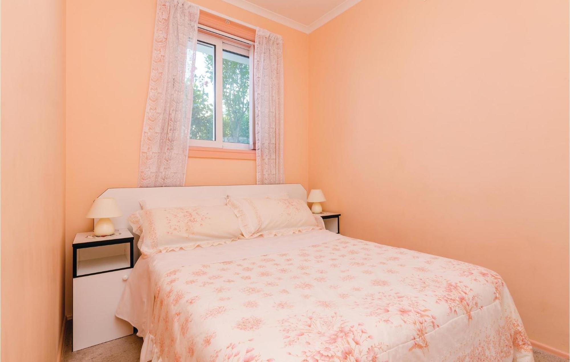 3 Bedroom Beautiful Apartment In Orasac Exterior foto