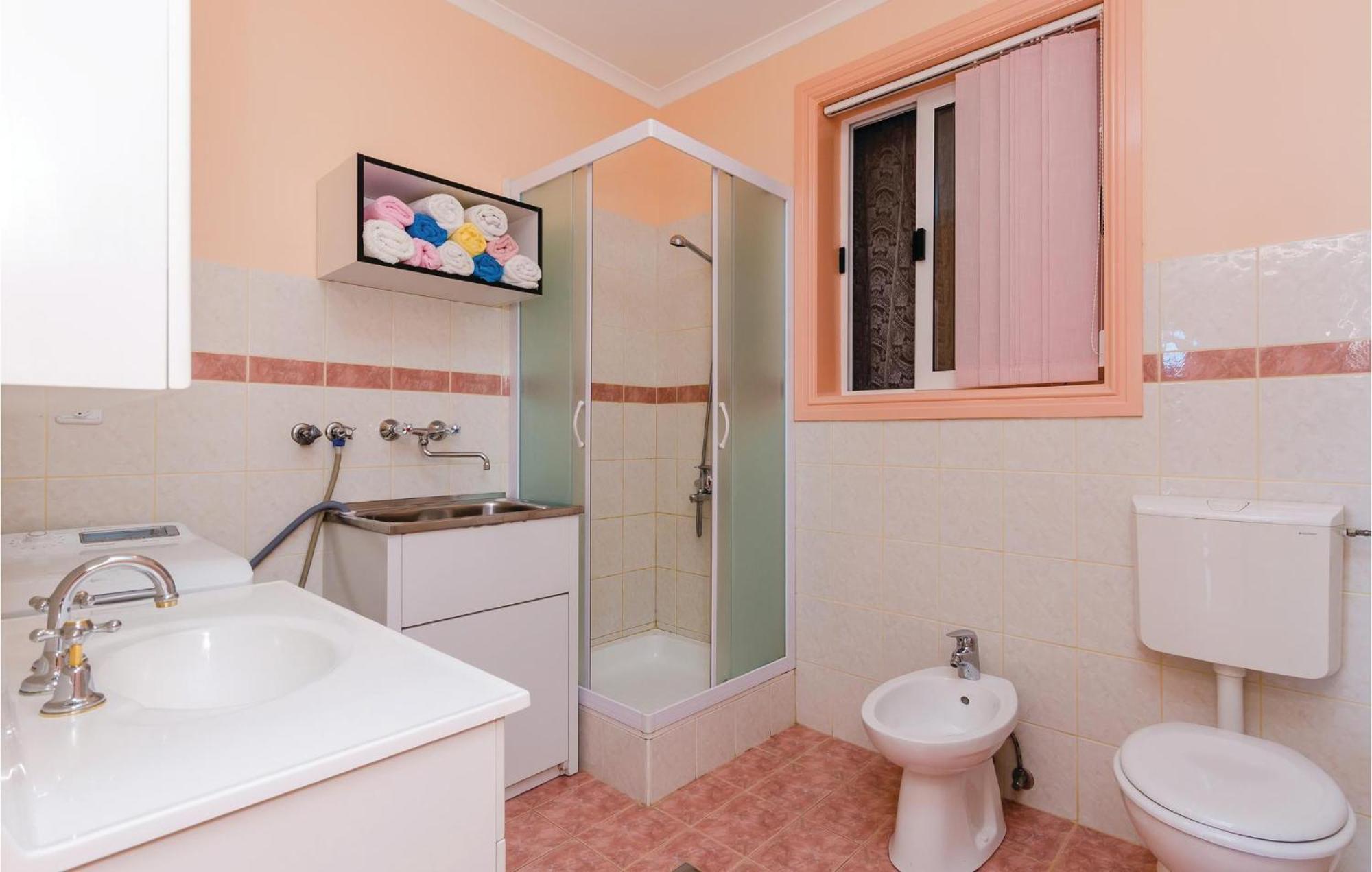 3 Bedroom Beautiful Apartment In Orasac Exterior foto